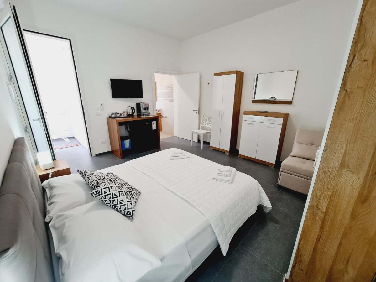 Medusa Room Apartment ポルト・チェザーレオ エクステリア 写真