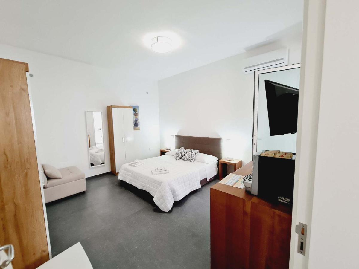 Medusa Room Apartment ポルト・チェザーレオ エクステリア 写真