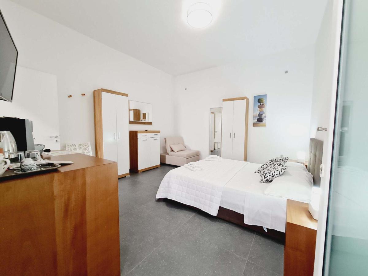 Medusa Room Apartment ポルト・チェザーレオ エクステリア 写真